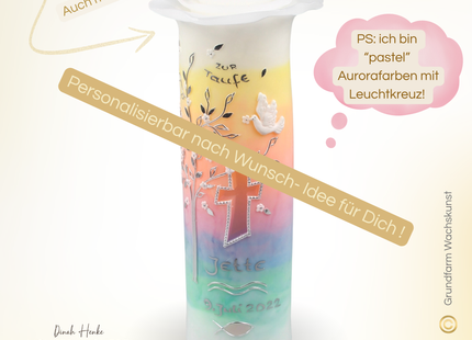 Taufkerze Lebensbaum „Aurora Borealis“ – Exklusive Handarbeit mit zartem Kreuz & Personalisierung