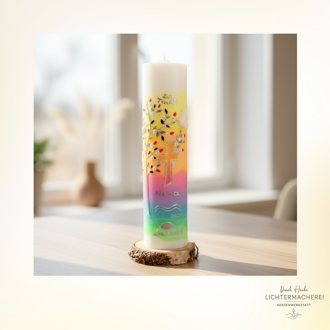 Taufkerze Lebensbaum Aurora Borealis – Exklusive Handarbeit mit Leuchtkreuz & Personalisierung