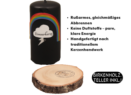Mystische Wetterkerze – dein Haussegen

Stelle die Kerze zu Hause ins Fenster und entzünde sie bewusst als Symbol für Schutz, Licht und innere Klarheit.

Der Wind lässt dunkle Wolken weiterziehen, während der Regenbogen neue Hoffnung und Segen bringt. So kann dich die Wetterkerze daran erinnern, destruktive Gedanken und belastende Gefühle loszulassen und wieder mehr Ruhe und Zuversicht in dein Zuhause einzuladen.