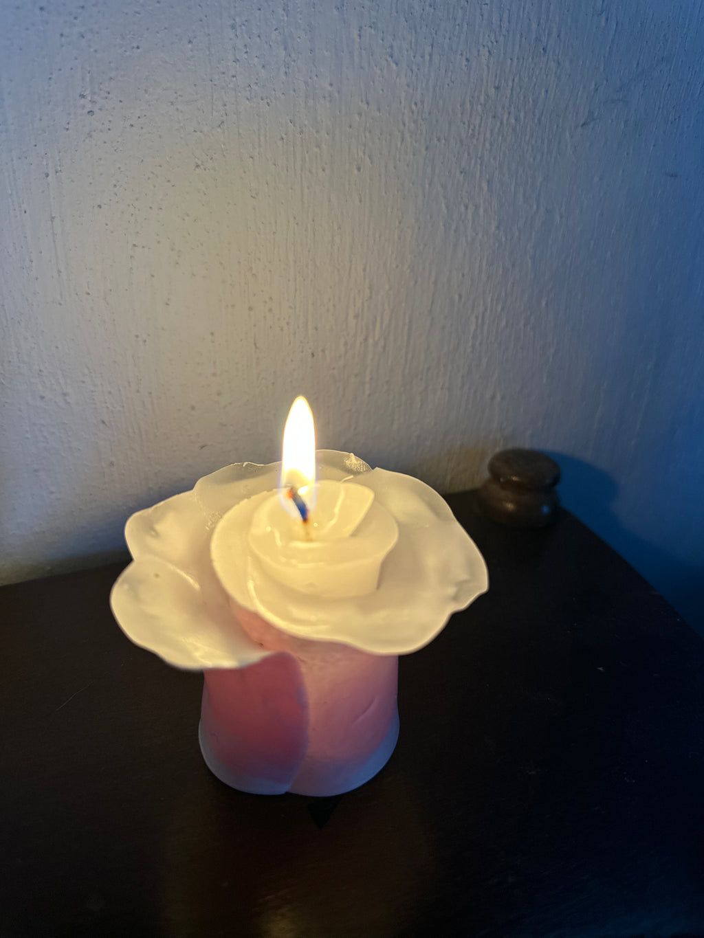 Blütenkerze mit individuellen natürlichen Düften – Handgefertigte Wachskunst in Blütenform 🌸