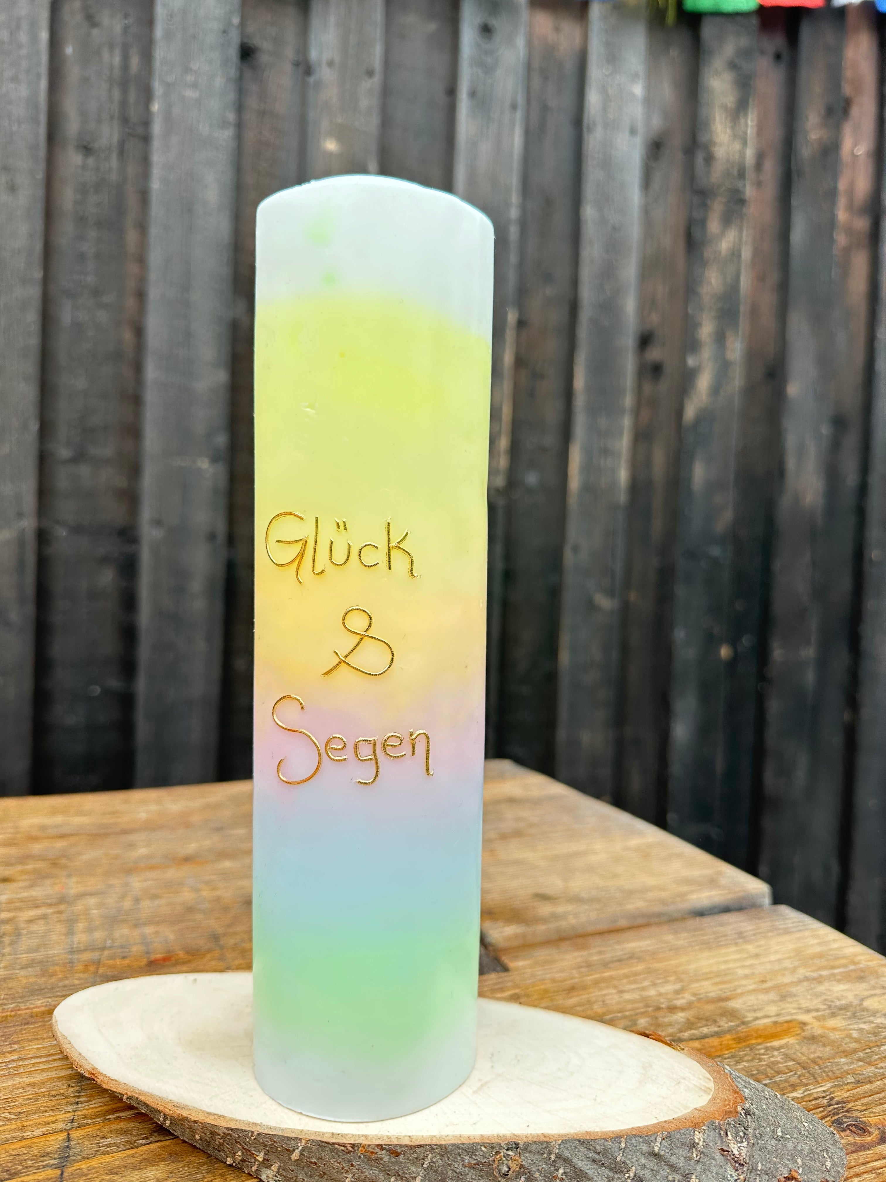 Aurora-Kerze „Glück & Segen“ – Unvergängliches Licht mit goldenem Glanz