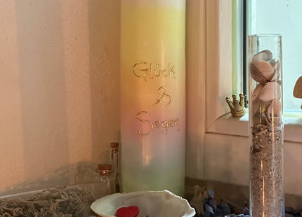 Aurora-Kerze „Glück & Segen“ – Unvergängliches Licht mit goldenem Glanz