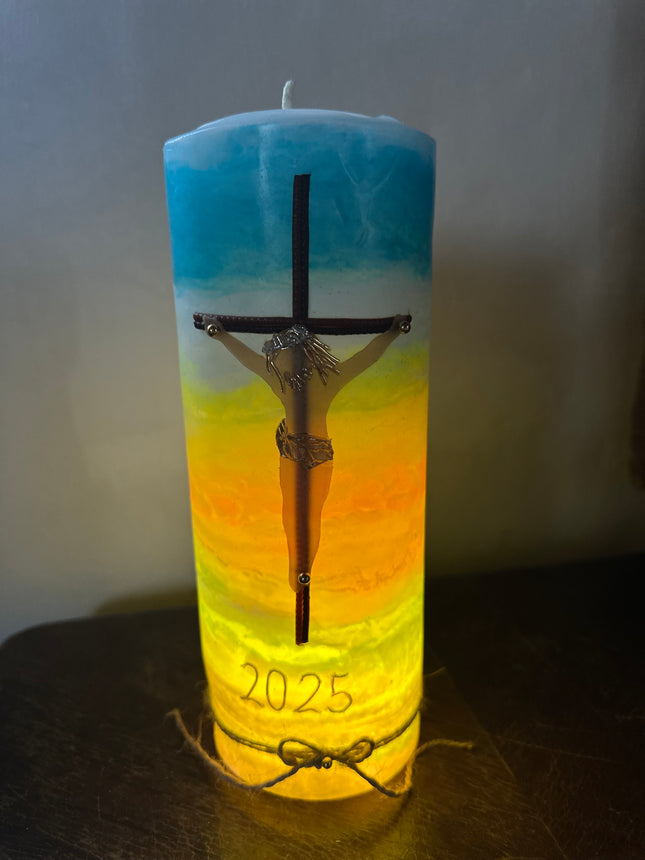Handgefertigte Altarkerze mit marmoriertem Farbverlauf Blau-Gelb