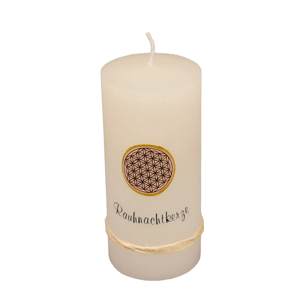 Moderne weisse Rustika Rauhnachtkerze mit der Blume des Lebens in der Mitte der Kerze - eine Echtwachs Applikation- und ein Schriftzug "Rauhnachtkerze" 