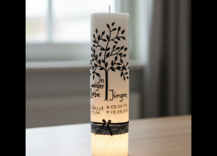Trauerkerze mit Lebensbaum & schwarzer Schrift | Personalisierte Gedenkkerze | Handgemachtes Unikat