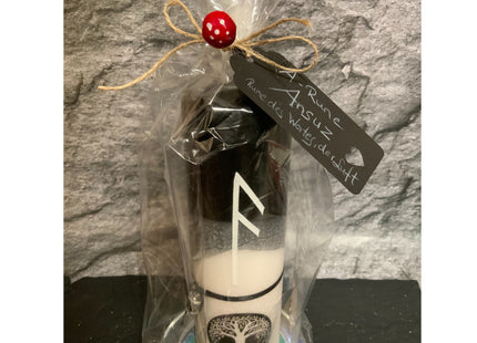 Baum & Rune Kerze mit Amulett – spirituelle Geschenkidee für Rauhnachtsrituale
