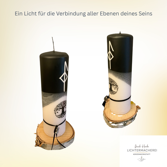 Handgefertigte Ritualkerze mit applizierter weißer Rune und Baum des Lebens